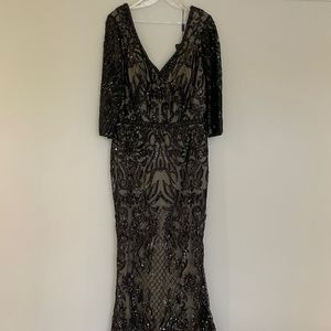 Rianna Couture, size 14, Black with cream underlay